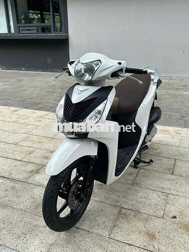Honda Vision 2018 Trắng , bstp công chứng liền