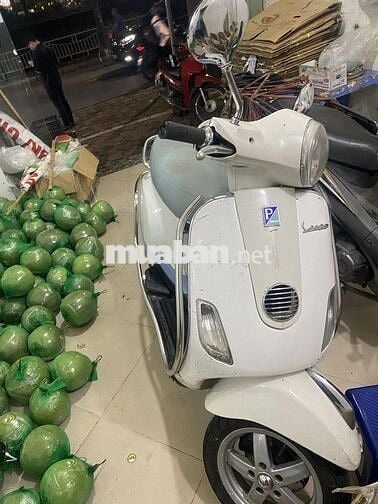 Piaggio Vespa Kim phun điện tử màu Trắng