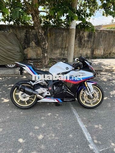 Honda CB250R Naked bike 249cc Trắng, Đỏ, Xanh
