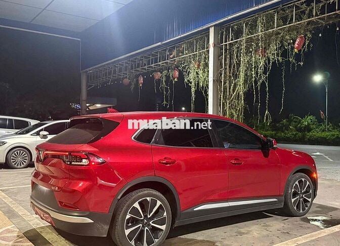 VinFast VF8 Plus 2026 đỏ 12000 km
