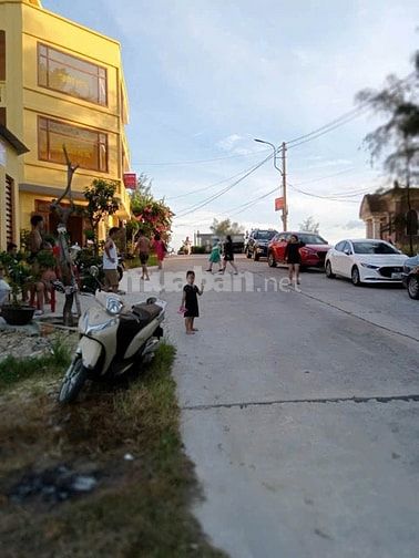 Đất biển Phú Diên lô góc 3 mặt tiền 