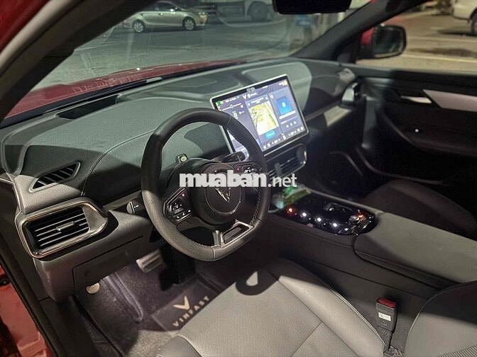 VinFast VF8 Plus 2026 đỏ 12000 km