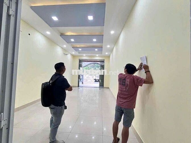 300M2 SỬ DỤNG - GẦN SÂN VẬN ĐỘNG PHÚ THỌ - SỐ 354 LÝ THƯỜNG KIỆT, Q10