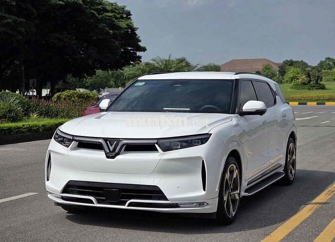 Vinfast VF9 Plus 2024 Trắng 7 chỗ 48000 km