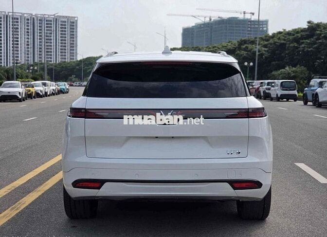 Vinfast VF9 Plus 2024 Trắng 7 chỗ 48000 km