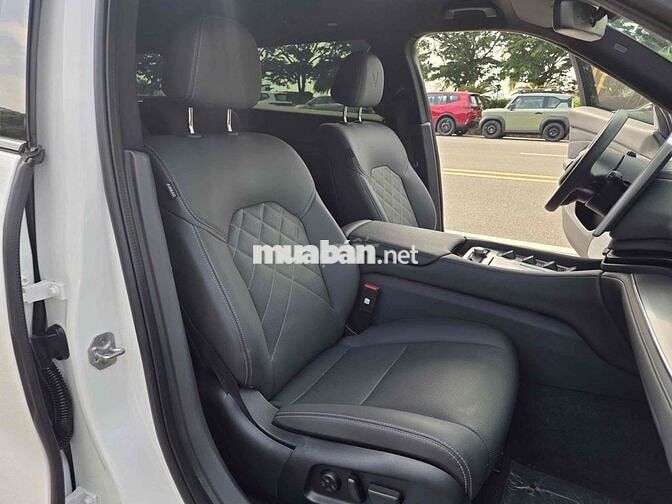 Vinfast VF9 Plus 2024 Trắng 7 chỗ 48000 km