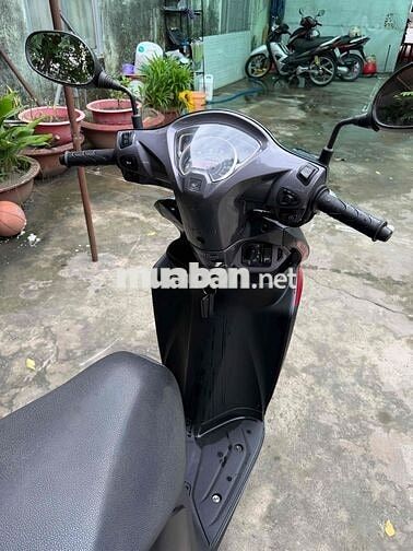 Honda Vision 2024 Đen đỏ hs cầm tay ae ve bấm số
