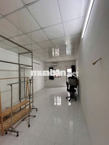 Cho thuê nhà mới 1 lầu, Dt 4*9 gồm 2pn và 1 tollet. P.4, Q. Tân Bình