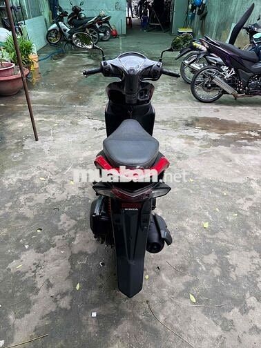 Honda Vision 2024 Đen đỏ hs cầm tay ae ve bấm số