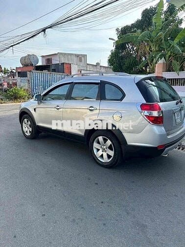 Chevrolet Captiva 7 chỗ Bạc