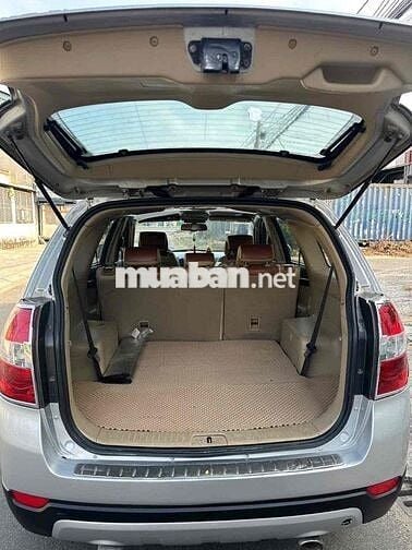 Chevrolet Captiva 7 chỗ Bạc