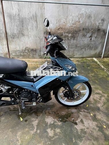 Yamaha Exciter Xanh đen xuống áo
