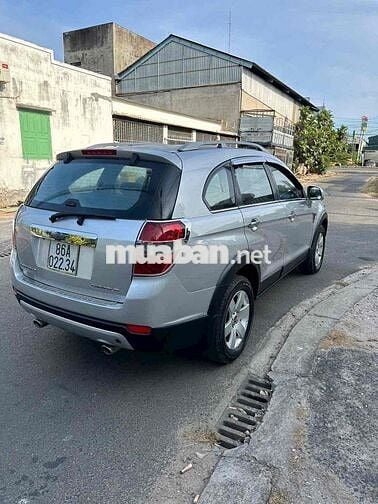 Chevrolet Captiva 7 chỗ Bạc