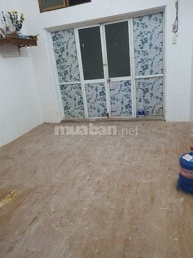 Tôi cần cho thuê nhà trong ngõ 50 Lĩnh Nam, 52m2, 2 tầng, 4 PN, 8 trệu