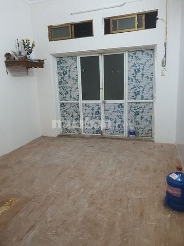 Tôi cần cho thuê nhà trong ngõ 50 Lĩnh Nam, 52m2, 2 tầng, 4 PN, 8 trệu