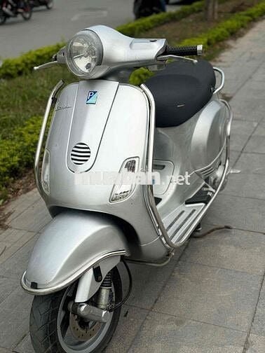 Piaggio Vespa LX 125 Cổ điển Bạc