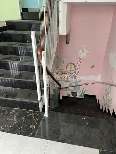 Cho thuê nhà phố trệt + 3 tầng  Nhánh đường Nguyễn Thị Định 
