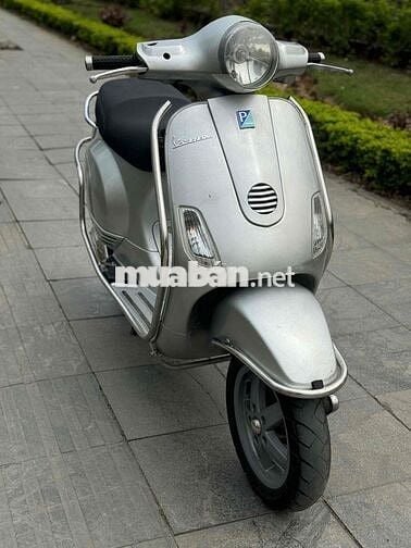 Piaggio Vespa LX 125 Cổ điển Bạc