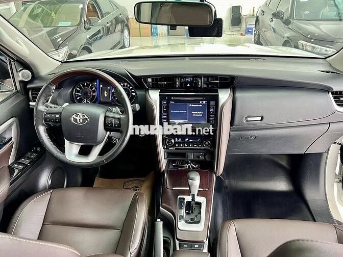 Toyota Fortuner 2.7V 4x2 AT 2020 Trắng | 54,000 Km