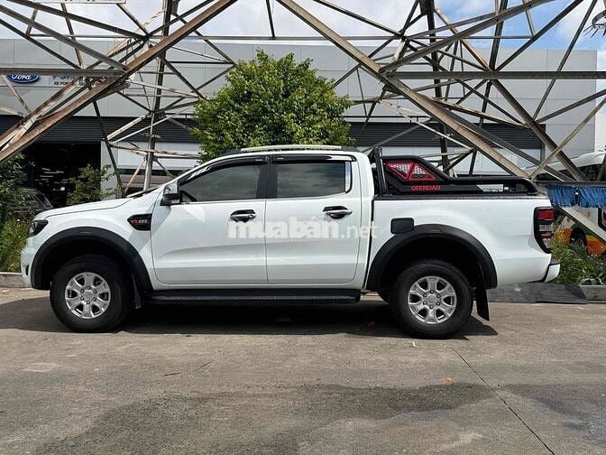 Ford Ranger XLS AT 2021 Trắng 60.000km