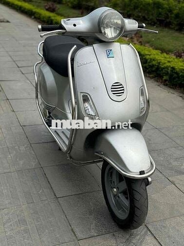 Piaggio Vespa LX 125 Cổ điển Bạc