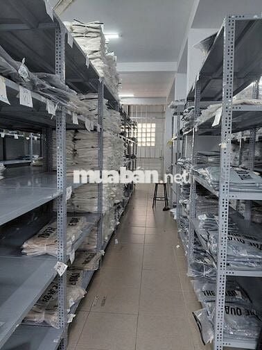 Tuyển nhân viên kho và đóng gói
