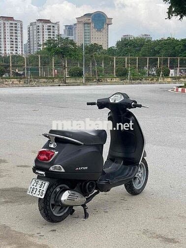Piaggio Vespa LX 125 ie Đen