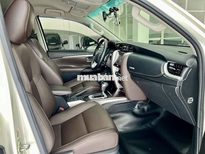 Toyota Fortuner 2.7V 4x2 AT 2020 Trắng | 54,000 Km