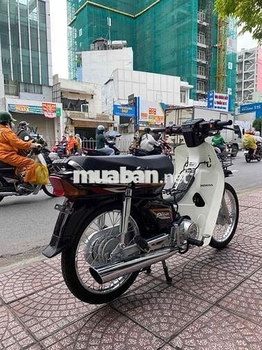 Honda Dream Thái 2000 Trắng, Đen Số sàn