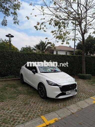 Mazda 2 Luxury 1.5 2024 Trắng 30.000 km