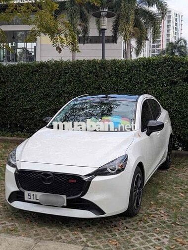 Mazda 2 Luxury 1.5 2024 Trắng 30.000 km