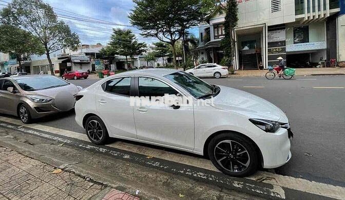 Mazda 2 Luxury 1.5 2024 Trắng 30.000 km