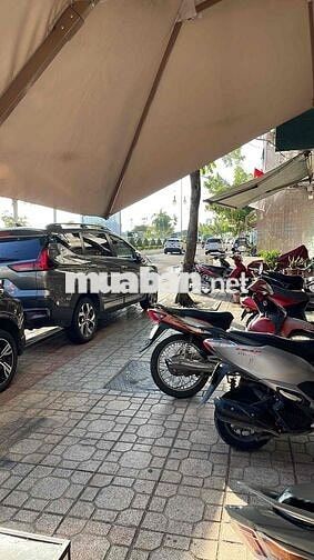 Tuyển nhân viên phục vụ quán cafe