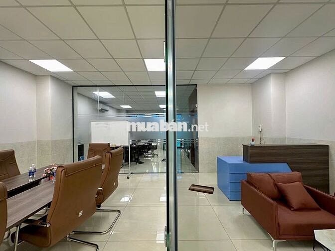 Tầng trệt 7x20m sẵn 3 phòng ở Vạn Phúc ,sẵn nội thất. Giá 18,5tr