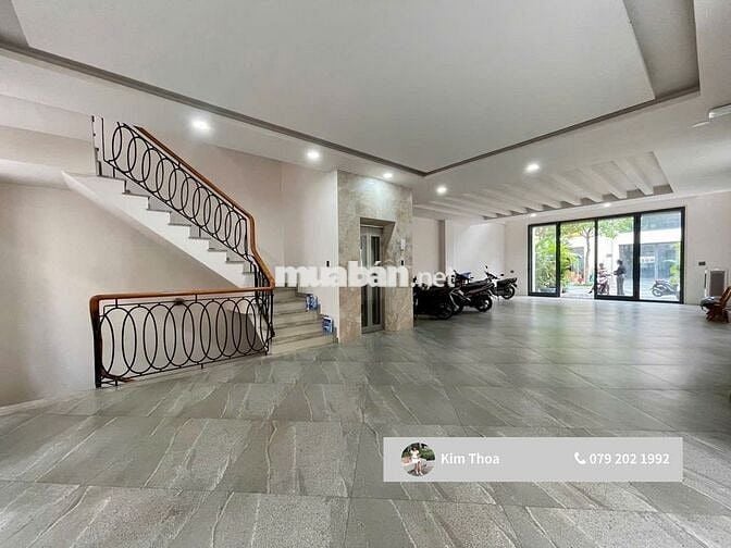 Tầng trệt 7x22m (100m2) có t. máy, máy lạnh, hầm xe rộng. Giá 20tr