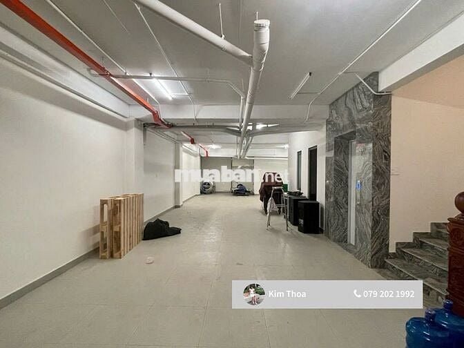 Tầng trệt 7x22m (100m2) có t. máy, máy lạnh, hầm xe rộng. Giá 20tr