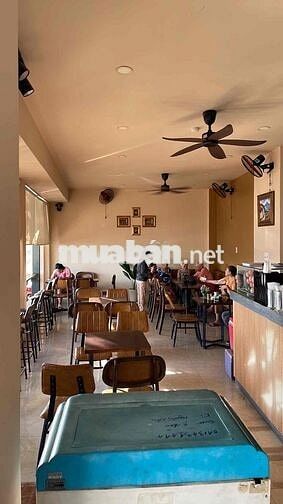 Tuyển nhân viên phục vụ quán cafe