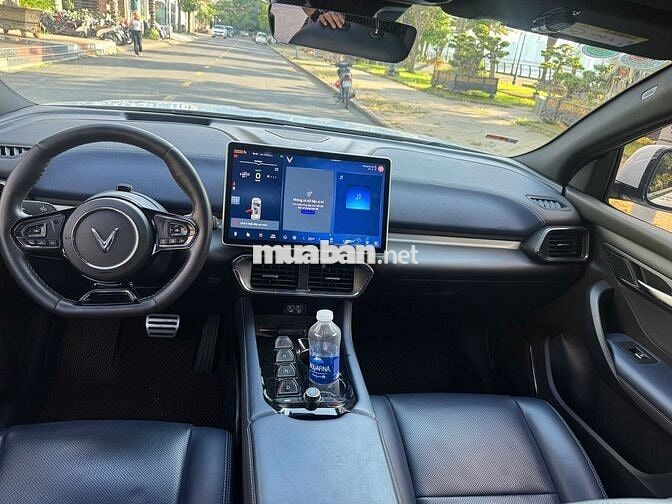 Vinfast VF8 Plus 2022- Màu trắng - 7v4km-Mua pin