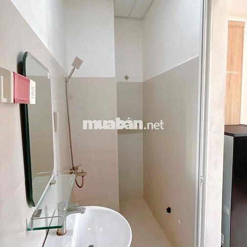 phòng máy lạnh có cửa sổ thoáng + full nội thất - gần cầu Tham Lương