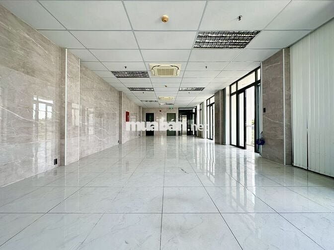 Văn phòng 65m2 ở Vạn Phúc, xuất VAT, PCCC, hầm xe có bảo vệ. Giá 13 tr