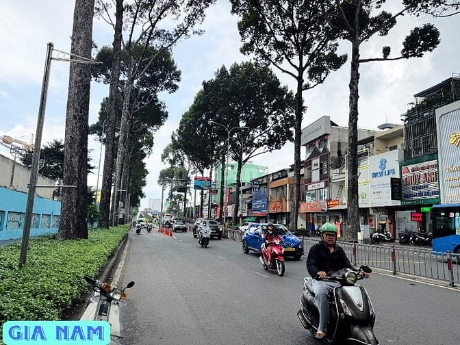 BÁN NHÀ MẶT TIỀN KINH DOANH : 366 ĐƯỜNG 3/2 - P. 12 - Q. 10 - TPHCM