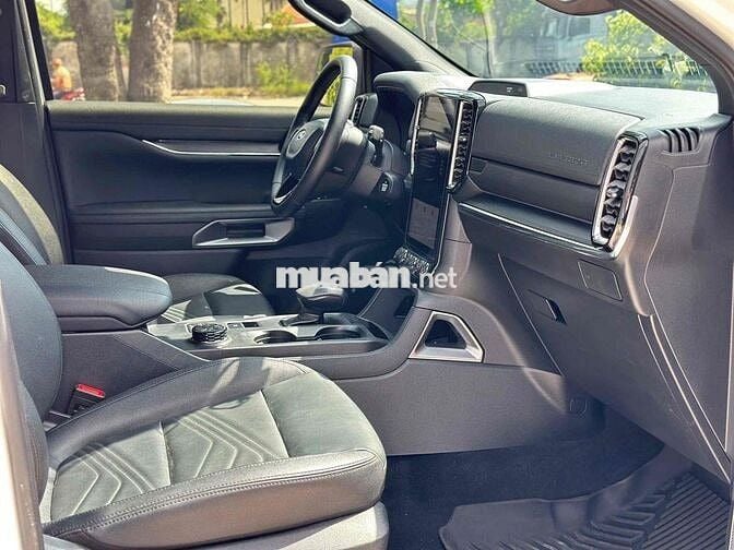 Ford Everest Titanium 4x4 2025 Trắng Tự động