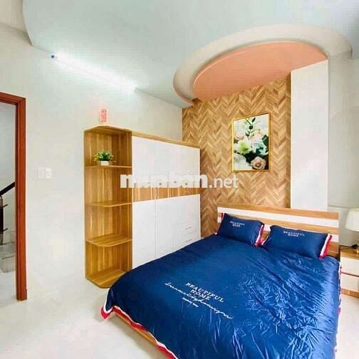 Cho thuê nhà 1 trệt 2 lầu đường 59 