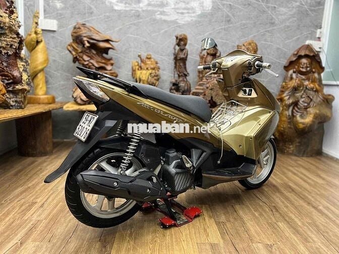 Honda Airblade biển số SG dàn áo liền lạc, máy êm
