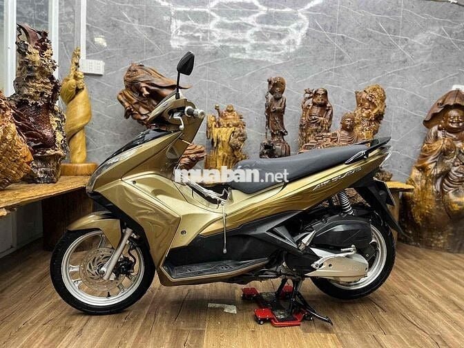 Honda Airblade biển số SG dàn áo liền lạc, máy êm