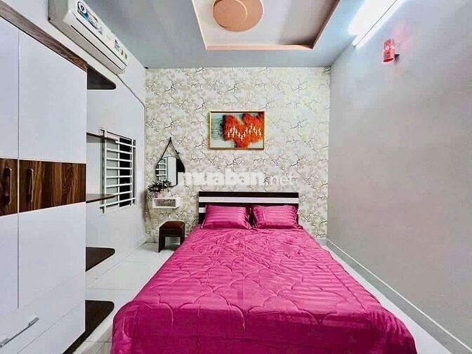 Cho thuê nhà 1 trệt 2 lầu đường 59 
