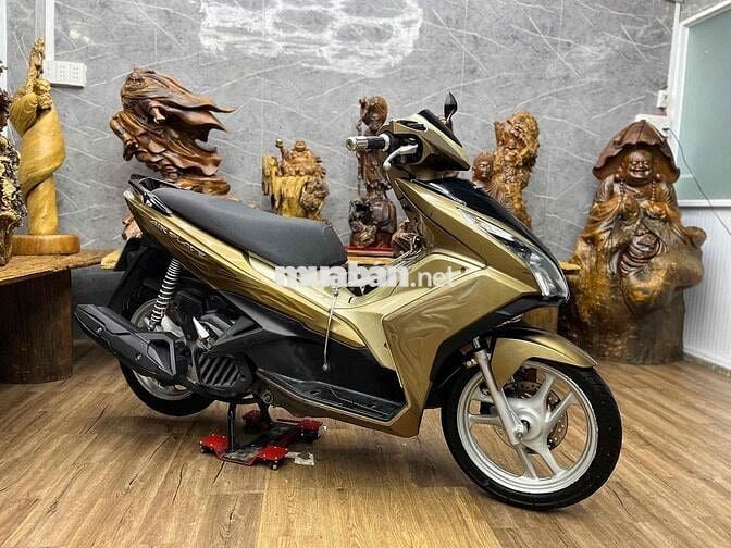 Honda Airblade biển số SG dàn áo liền lạc, máy êm