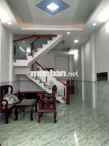 Nhà ngay ngã 5 Vĩnh Lộc Nguyễn Thị Tú DT 4 x 10 trệt lầu giá 1 tỷ 460