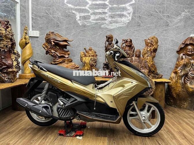 Honda Airblade biển số SG dàn áo liền lạc, máy êm