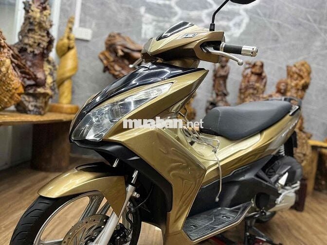 Honda Airblade biển số SG dàn áo liền lạc, máy êm